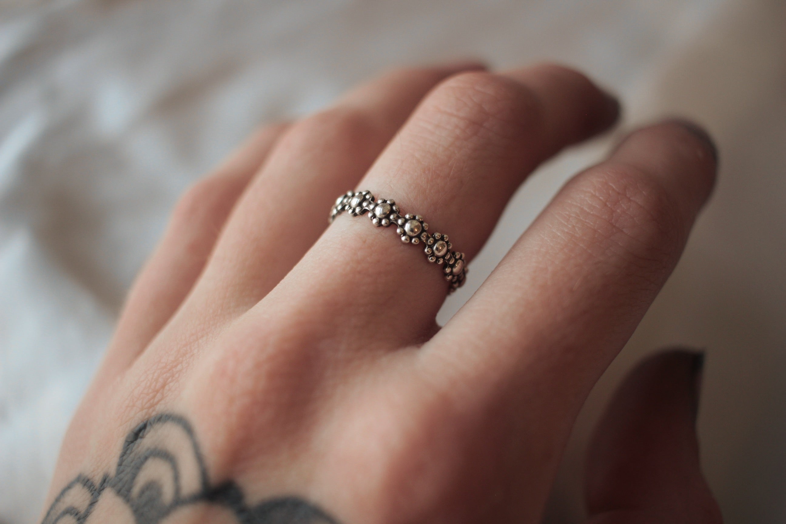 Dancing Daisy Ring